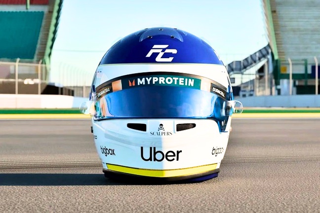 Casco de Franco Colapinto con Uber, en pista